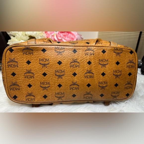 MCM two way tote bag - Picture 5 of 17